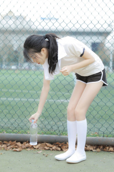 鞭子藤条打屁屁